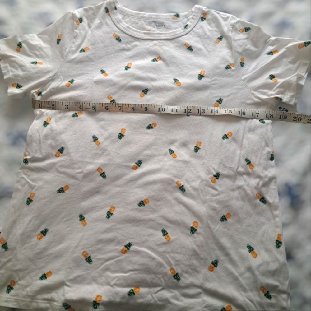 Old Navy Everywear T shirt